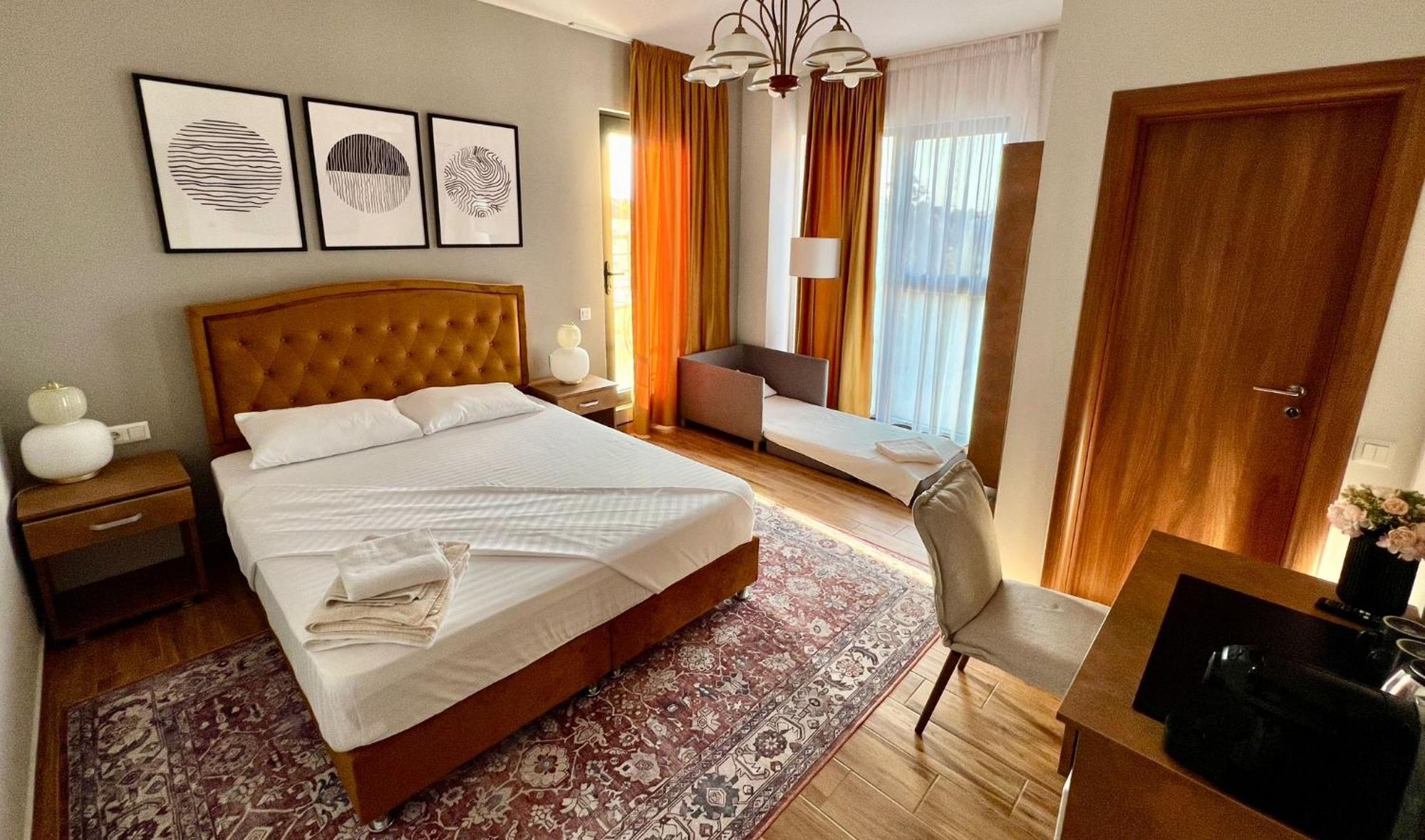 Hotel Fantazia Oradea - Self Check In & Out المظهر الخارجي الصورة