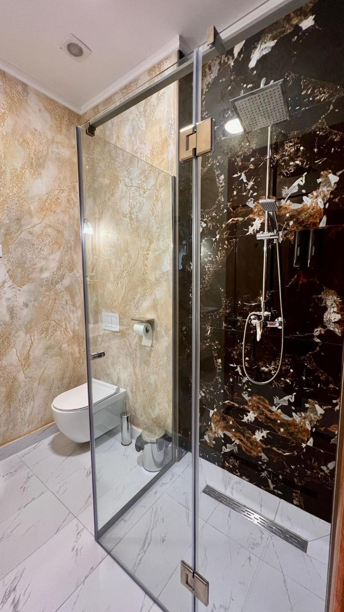 Hotel Fantazia Oradea - Self Check In & Out المظهر الخارجي الصورة