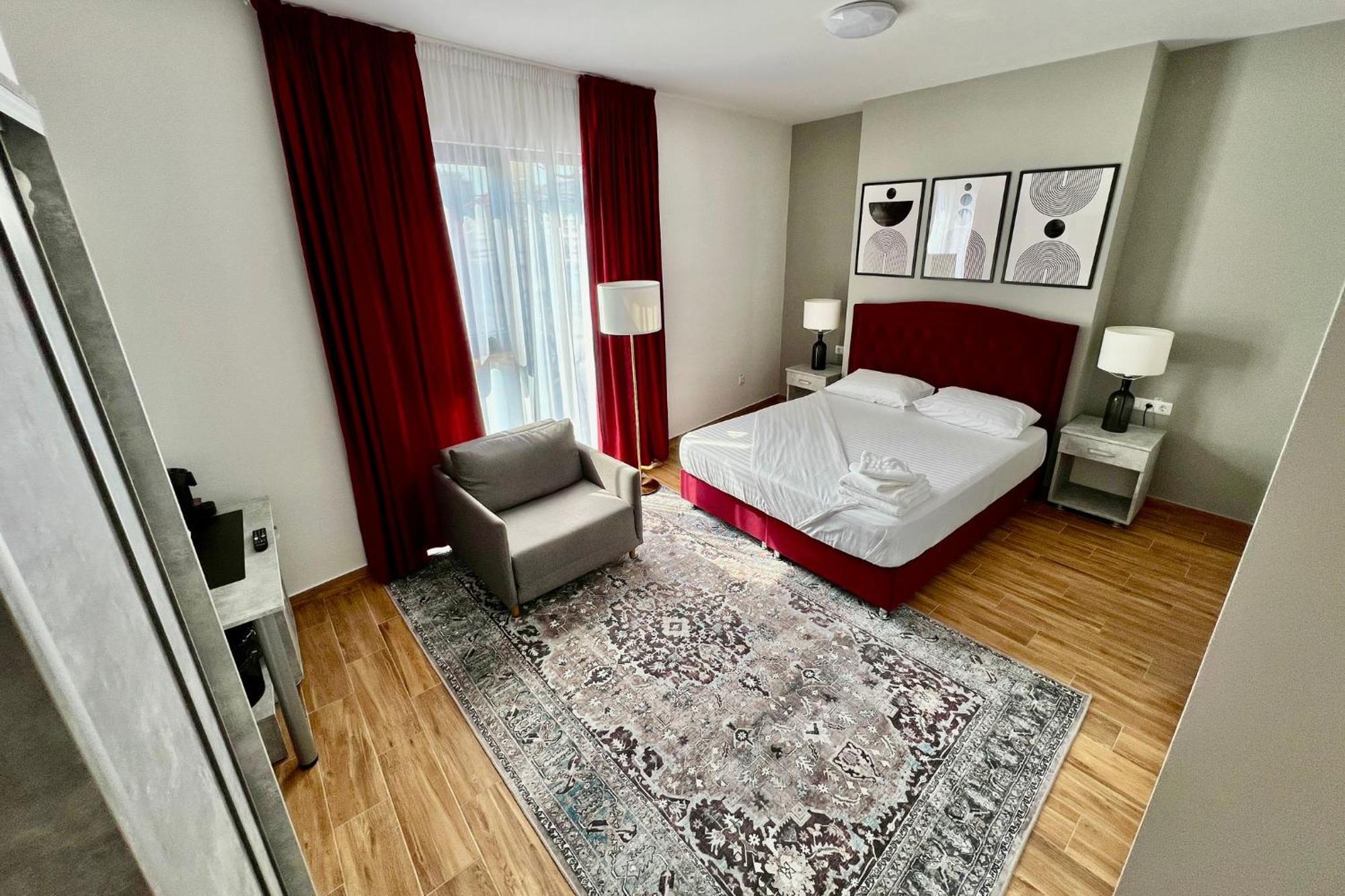 Hotel Fantazia Oradea - Self Check In & Out المظهر الخارجي الصورة