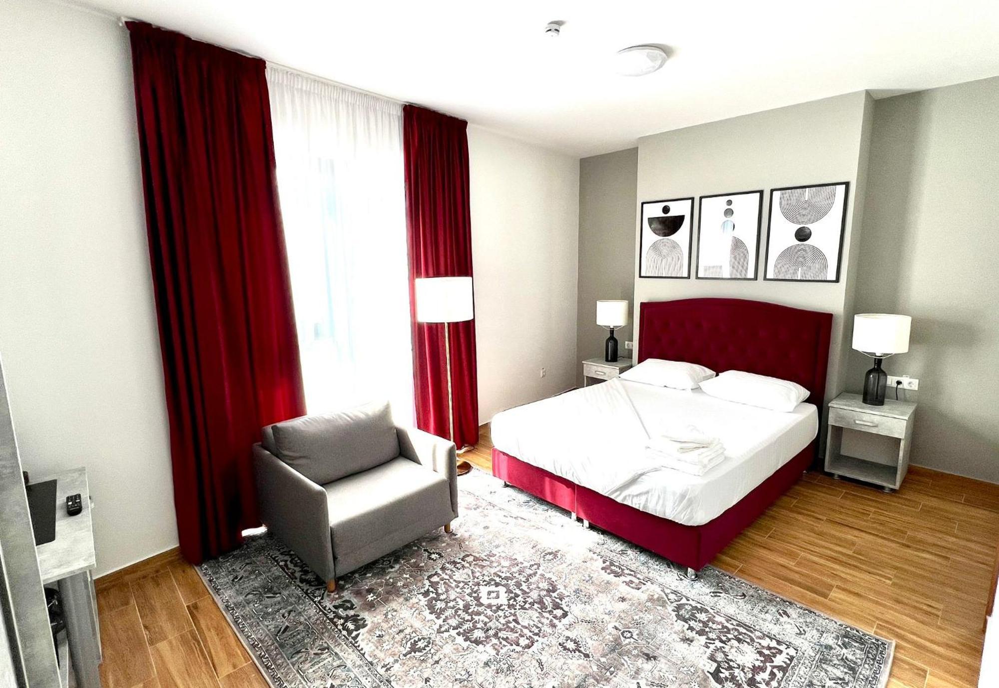 Hotel Fantazia Oradea - Self Check In & Out المظهر الخارجي الصورة